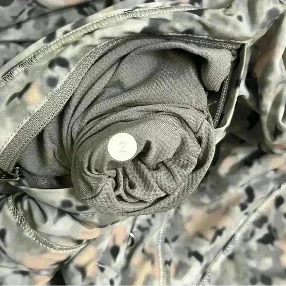 Lululemon lightened up pullover sweater - Picture 5 of 9